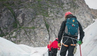 如何選擇休閑斜挎包的材質(zhì)？